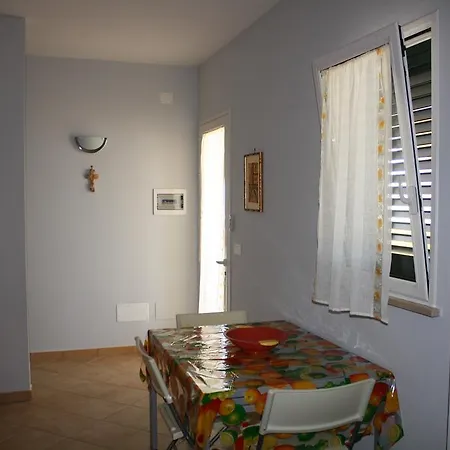 Casa Jacqueline Pescoluse * مارينا دي بيسكولوس
